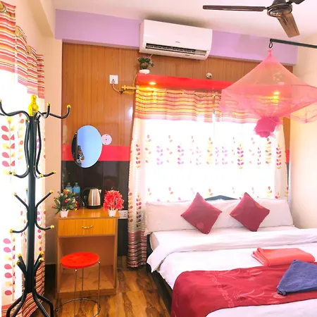 Hotel National Park- A Peaceful Family Home Where You Can Stay Peace And Enjoy And Organize The Wildlife Safari Chitwan Extérieur photo