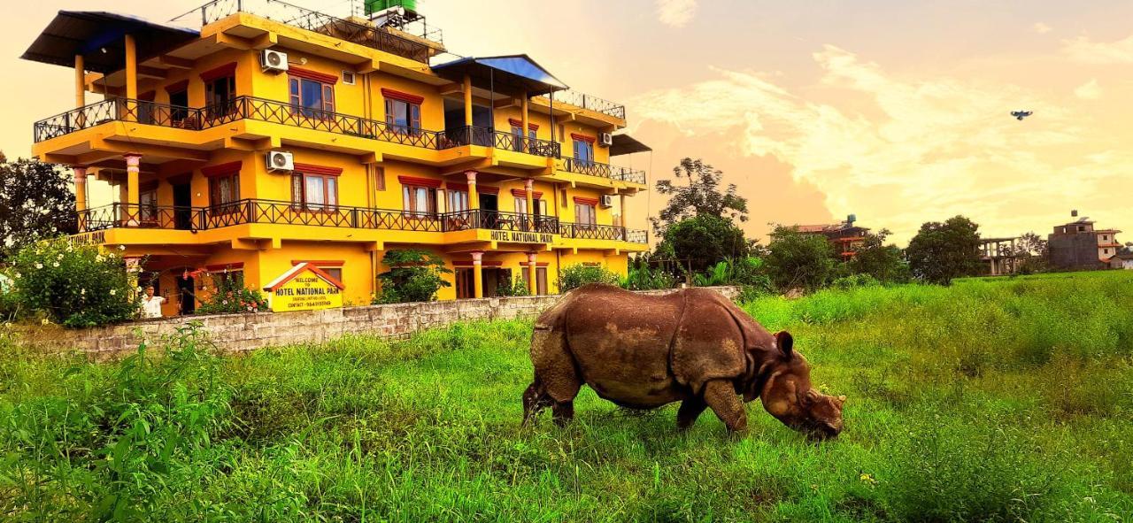 National Park- A Peaceful Family Where Peace And Enjoy And Organize The Wildlife Safari * Chitwan
